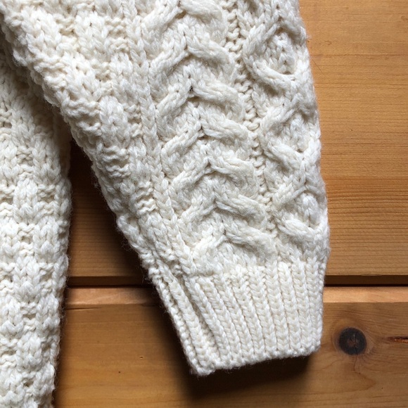 CARRAIG DONN Child Size L Pure New Wool CABLEKNIT Fisherman Sweater Winter cream - Picture 9 of 10